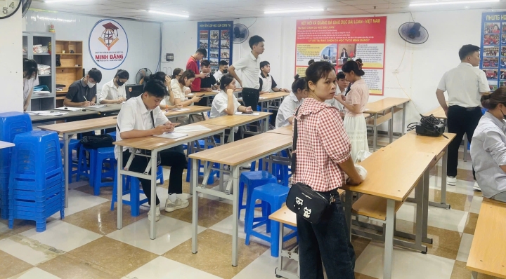 Sáng ngày 07/7/2025 Trường  Đại học Côn Sơn Đài  Loan phỏng vấn các em kỳ bay tháng  9/2025