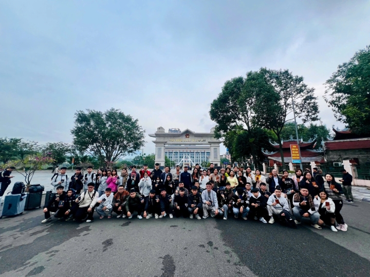 CÁC EM  DU HỌC SINH  HỌC VIỆN KỸ THUẬT NGHỀ HỒNG HÀ TRUNG QUỐC XUẤT CẢNH NGÀY 03 THÁNG 11 NĂM 2025